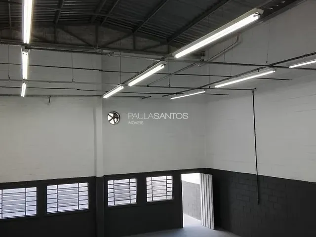 Galpão / Barracão com 220m², para alugar, no bairro Jardim Leocádia em Sorocaba