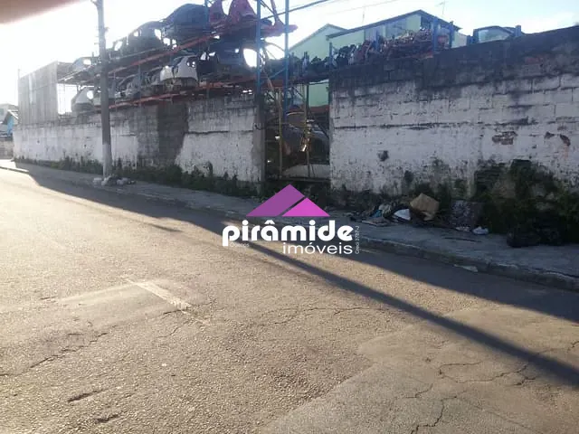 Galpão / Barracão com 1000m², à venda, no bairro Vila Tatetuba em São José dos Campos