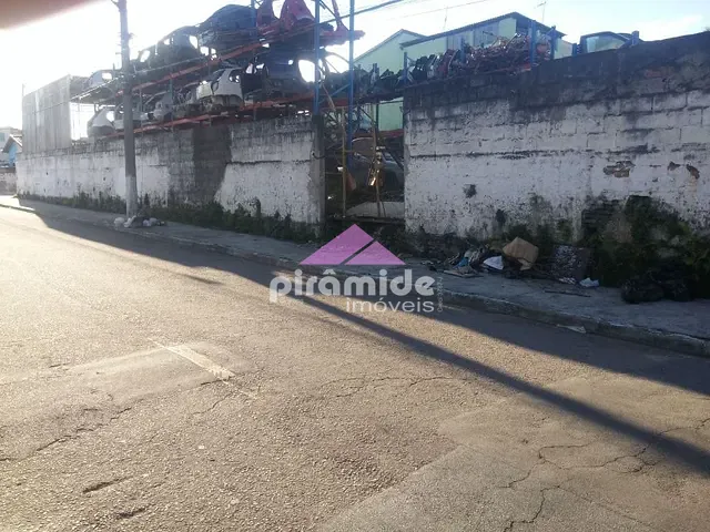 Galpão / Barracão com 1000m², à venda, no bairro Vila Tatetuba em São José dos Campos