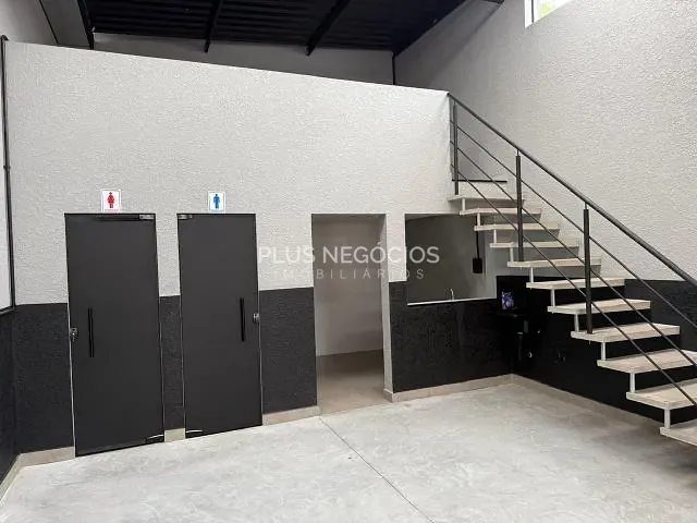 Galpão / Barracão com 170m², para alugar, no bairro Jardim Simus em Sorocaba