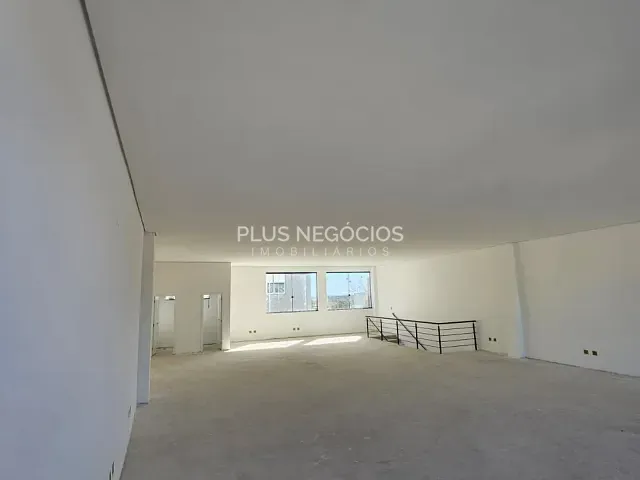 Galpão / Barracão com 400m², à venda ou para alugar, no bairro Parque dos Eucaliptos em Sorocaba