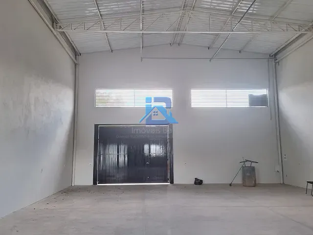 Galpão / Barracão com 230m², para alugar, no bairro Jardim Verona em Itatiba