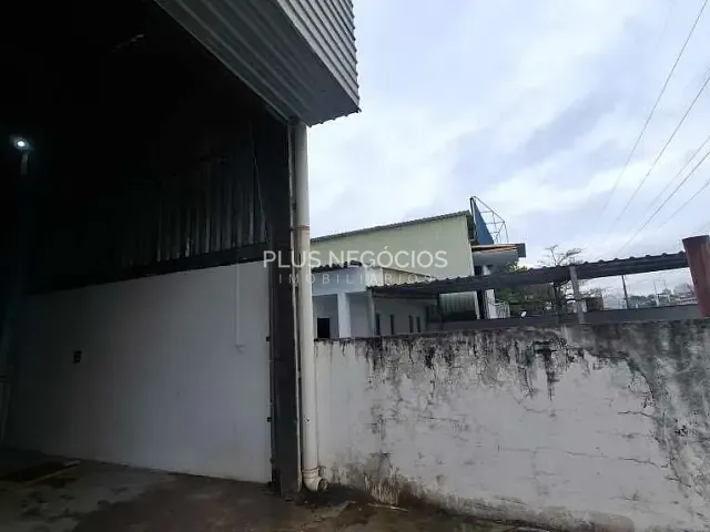 Galpão / Barracão com 1000m², para alugar, no bairro Jardim América em Sorocaba