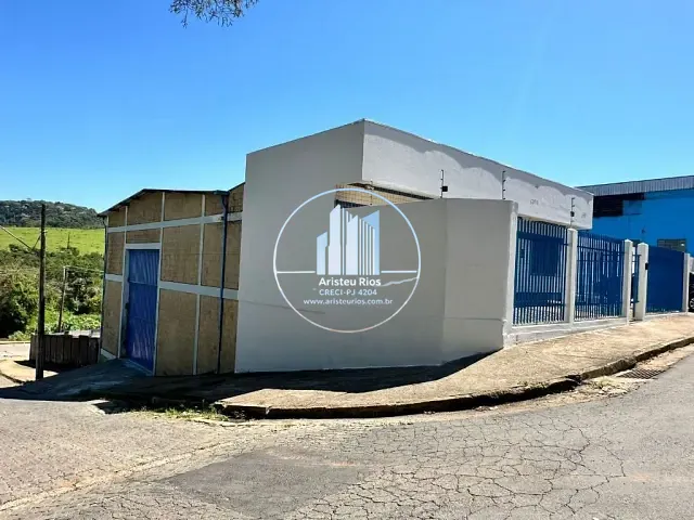 Galpão / Barracão com 968m², à venda ou para alugar, no bairro São João em Pouso Alegre