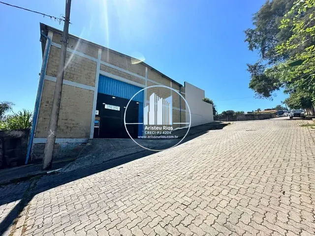 Galpão / Barracão com 968m², à venda ou para alugar, no bairro São João em Pouso Alegre