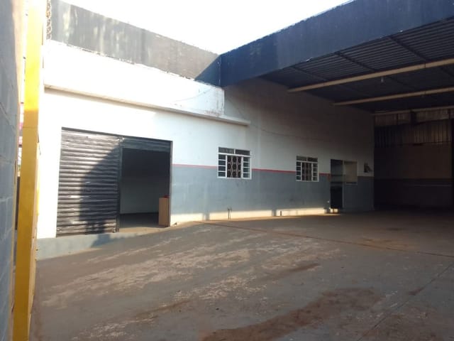 Foto do Galpão / Barracão - Galpão para alugar, 241 m² por R$ 3.593,01/mês - Centro - Uberaba/MG | ZUCATO IMOBILIARIA LTDA