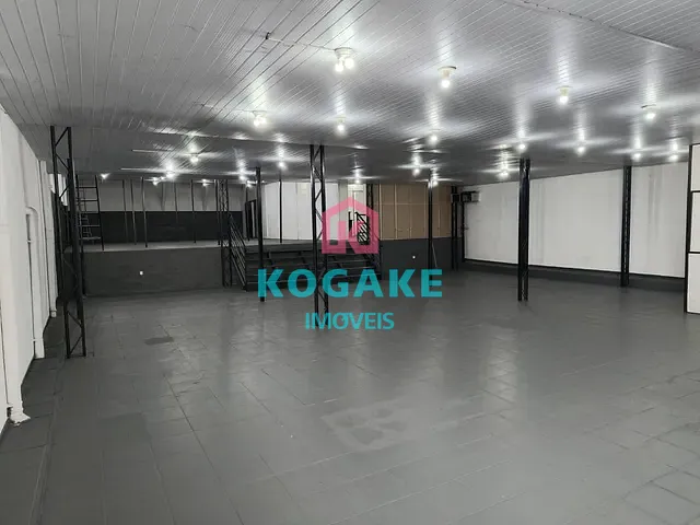 Galpão / Barracão com 365m², para alugar, no bairro Jardim São Dimas em São José dos Campos