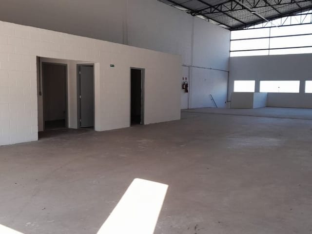 Galpão / Barracão com 500m², para alugar, no bairro Pólo Industrial em Franco da Rocha