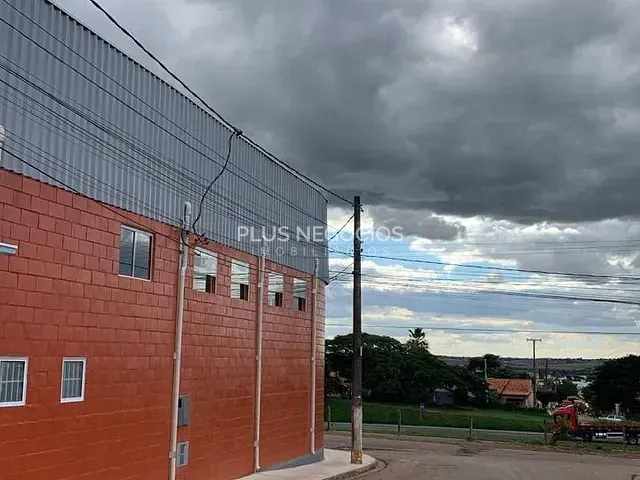 Galpão / Barracão com 330m², à venda ou para alugar, no bairro Vila Barth em Itapetininga