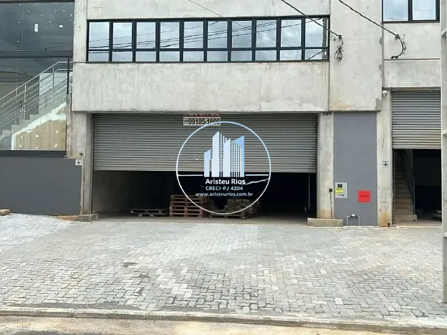 Galpão / Barracão com 240m², para alugar, no bairro Passaredo em Pouso Alegre