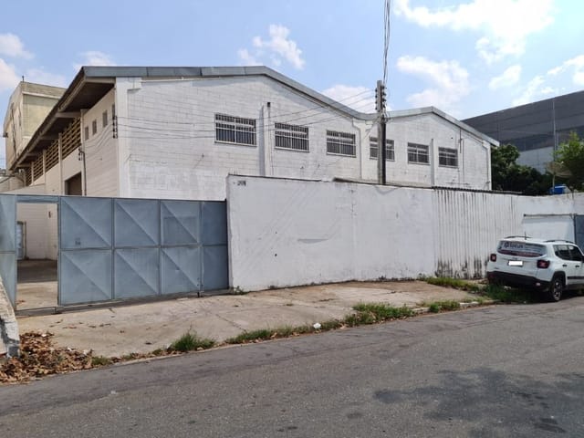Galpão / Barracão com 500m², à venda, no bairro Jardim Nina (Fazendinha) em Santana de Parnaíba
