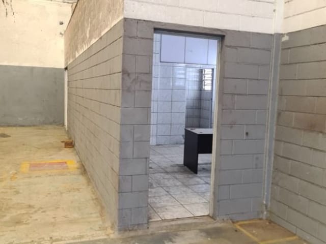 Galpão / Barracão com 500m², à venda, no bairro Jardim Nina (Fazendinha) em Santana de Parnaíba