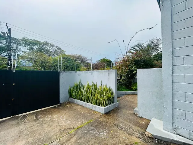 Galpão / Barracão com 912m², para alugar, no bairro Palmeiras de São José em São José dos Campos