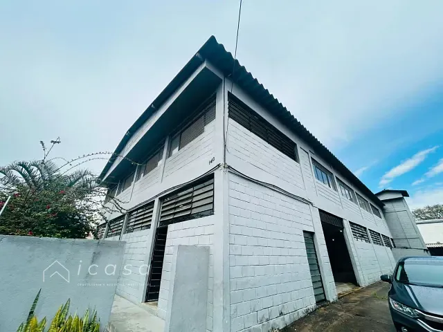 Galpão / Barracão com 912m², para alugar, no bairro Palmeiras de São José em São José dos Campos