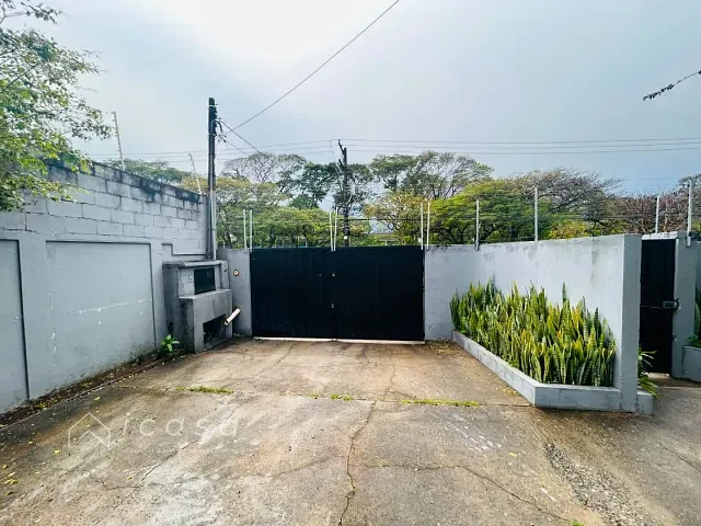 Galpão / Barracão com 912m², para alugar, no bairro Palmeiras de São José em São José dos Campos