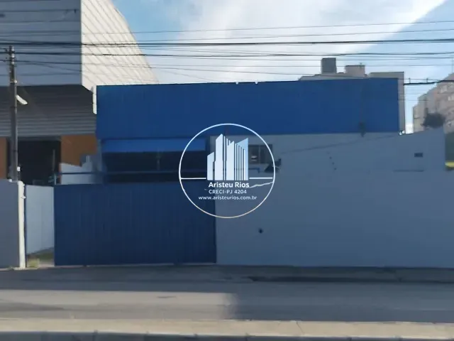 Galpão / Barracão com 520m², para alugar, no bairro Jardim Califórnia em Pouso Alegre