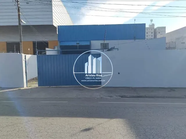 Galpão / Barracão com 520m², para alugar, no bairro Jardim Califórnia em Pouso Alegre