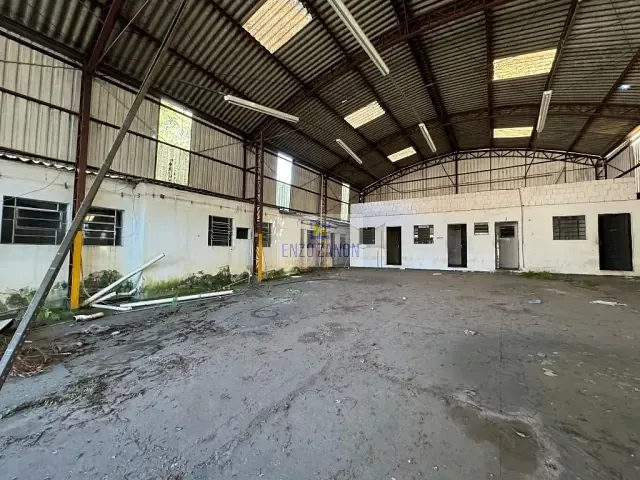 Galpão / Barracão com 1200m², para alugar, no bairro Jardim em Santo André