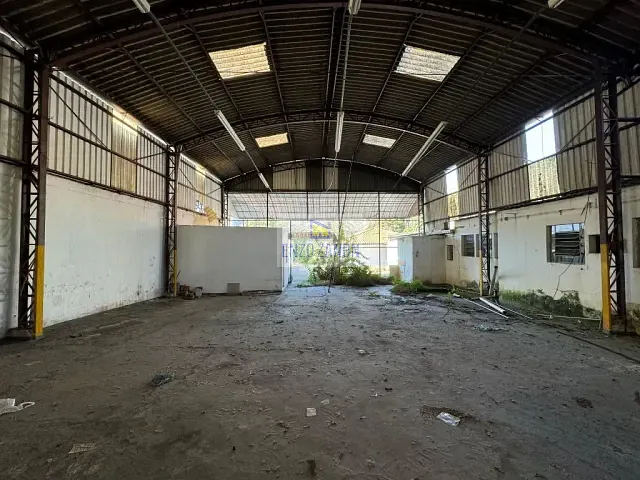 Galpão / Barracão com 1200m², para alugar, no bairro Jardim em Santo André