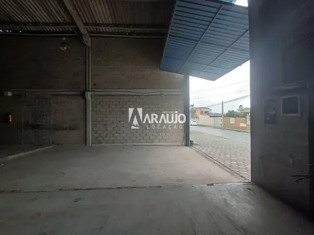 Galpão / Barracão com 288m², para alugar, no bairro São Domingos em Navegantes