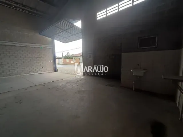 Galpão / Barracão com 288m², para alugar, no bairro São Domingos em Navegantes
