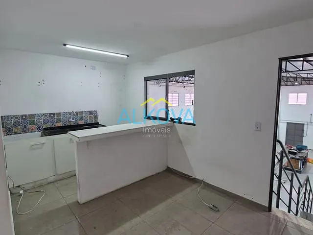 Galpão / Barracão com 300m², para alugar, no bairro Parque Santos Dumont em São José dos Campos