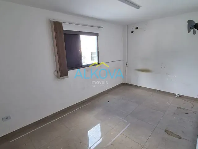 Galpão / Barracão com 300m², para alugar, no bairro Parque Santos Dumont em São José dos Campos