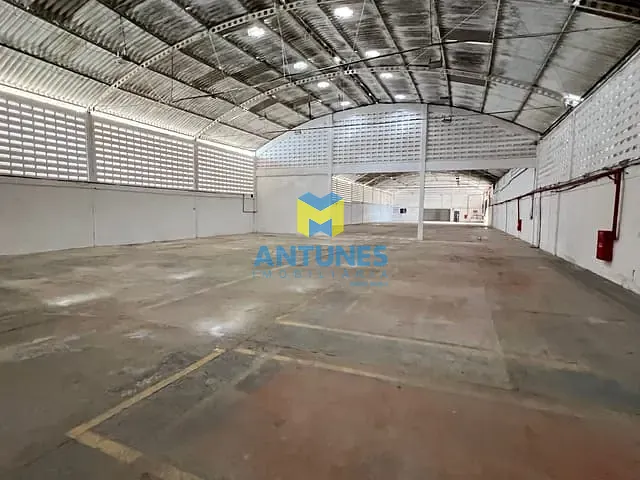 Galpão / Barracão com 1730m², para alugar, no bairro Imbiribeira em Recife