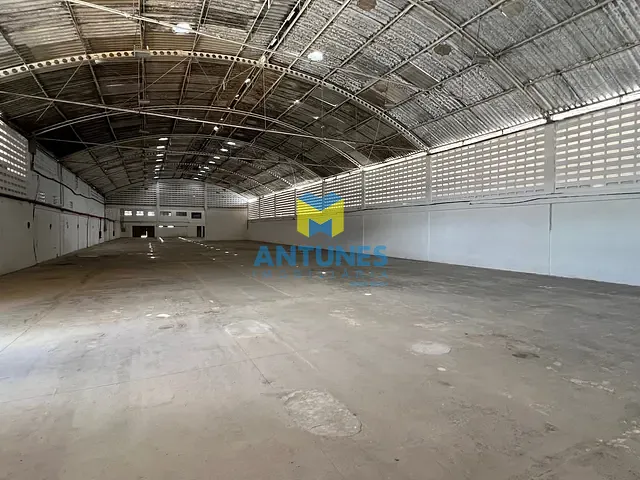 Galpão / Barracão com 1730m², para alugar, no bairro Imbiribeira em Recife
