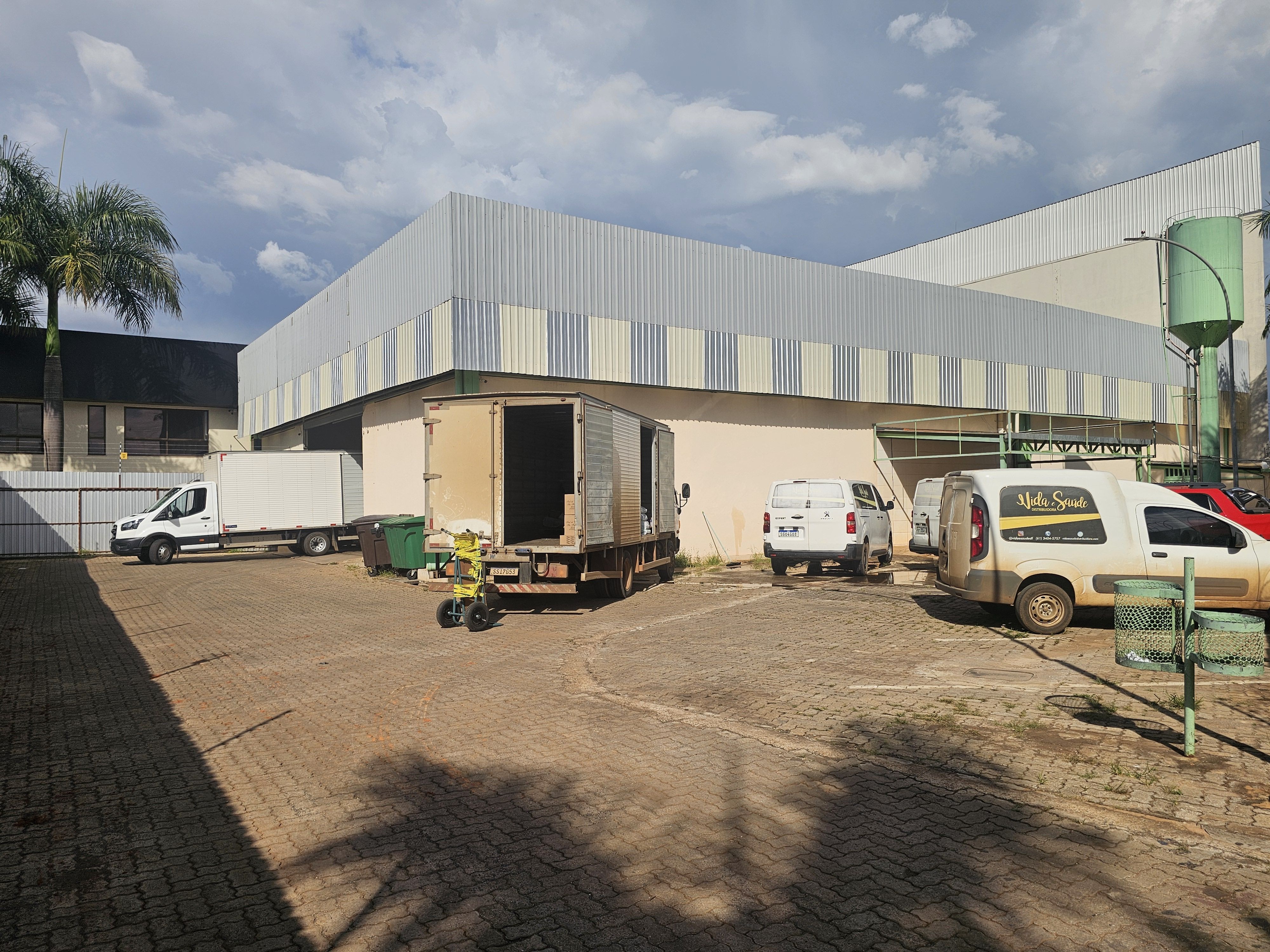 Depósito-Galpão, 1000 m² - Foto 1