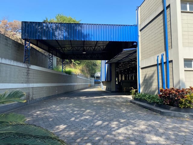 Galpão / Barracão com 3263m², à venda, no bairro Jardim Alvorada em Jandira