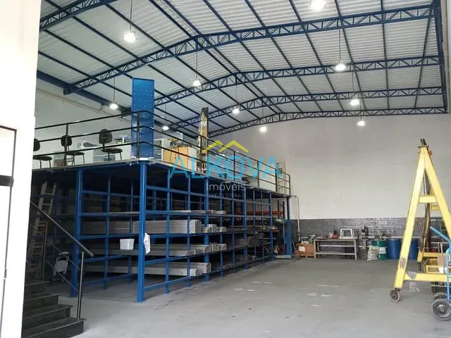 Galpão / Barracão com 430m², à venda, no bairro Jardim Altos de Santana II em Jacareí
