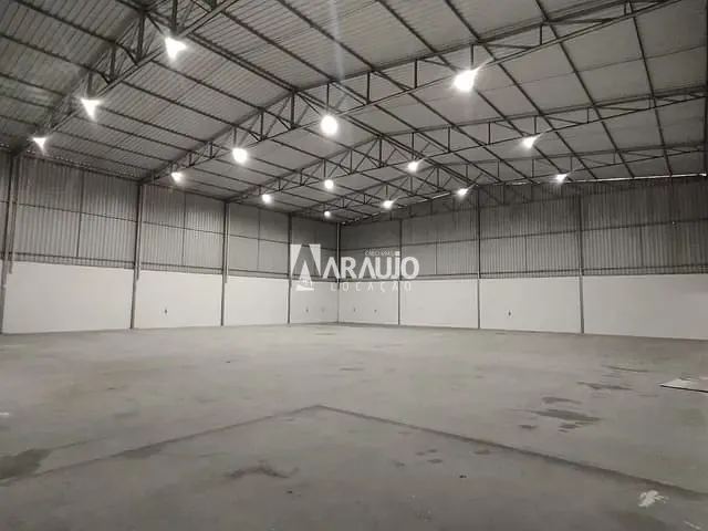 Galpão / Barracão com 550m², para alugar, no bairro Quilômetro Doze em Itajaí
