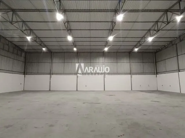 Galpão / Barracão com 550m², para alugar, no bairro Quilômetro Doze em Itajaí