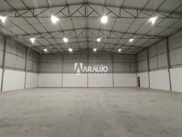 Galpão / Barracão com 550m², para alugar, no bairro Quilômetro Doze em Itajaí