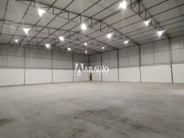 Galpão / Barracão com 550m², para alugar, no bairro Quilômetro Doze em Itajaí