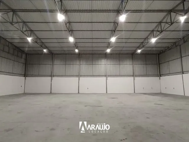 Galpão / Barracão com 550m², para alugar, no bairro Quilômetro Doze em Itajaí