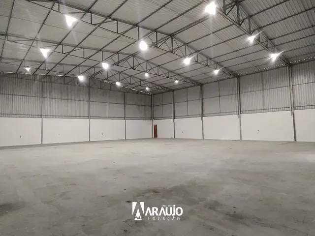 Galpão / Barracão com 550m², para alugar, no bairro Quilômetro Doze em Itajaí
