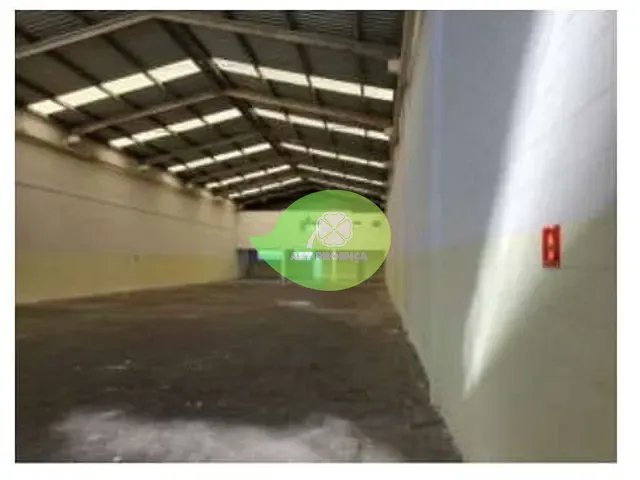 Galpão / Barracão com 800m², para alugar, no bairro Cajuru do Sul em Sorocaba