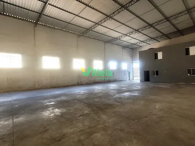 Galpão / Barracão com 1371m², para alugar, no bairro Vila Loanda em Ferraz de Vasconcelos