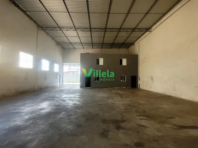 Galpão / Barracão com 1371m², para alugar, no bairro Vila Loanda em Ferraz de Vasconcelos