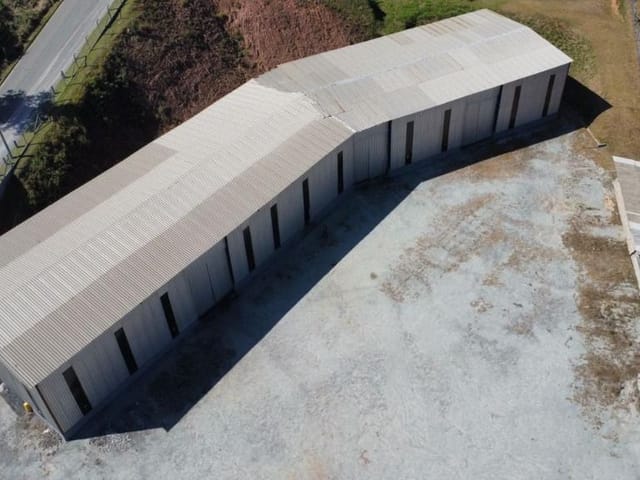 Galpão / Barracão com 7000m², para alugar, no bairro Residencial Santa Helena - Gleba II em Santana de Parnaíba