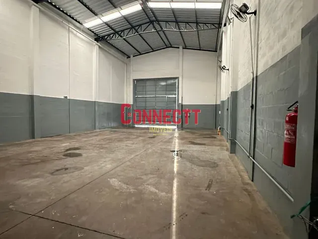 Galpão / Barracão com 250m², para alugar, no bairro Jardim Jóquei Clube em Ribeirão Preto