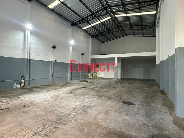 Galpão / Barracão com 250m², para alugar, no bairro Jardim Jóquei Clube em Ribeirão Preto