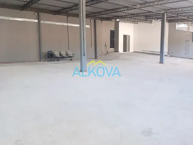 Galpão / Barracão com 360m², para alugar, no bairro Chácaras Araújo I em São José dos Campos