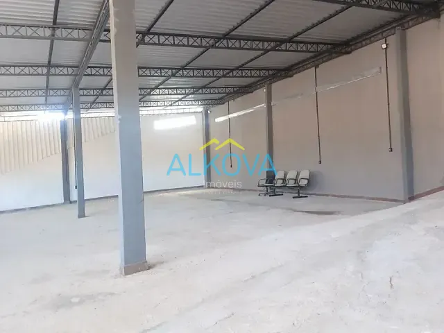 Galpão / Barracão com 360m², para alugar, no bairro Chácaras Araújo I em São José dos Campos