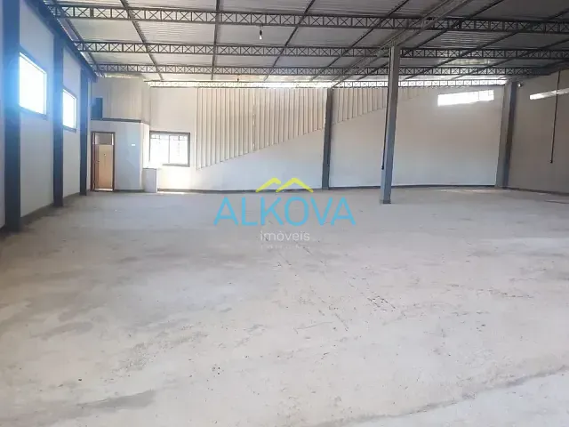 Galpão / Barracão com 360m², para alugar, no bairro Chácaras Araújo I em São José dos Campos