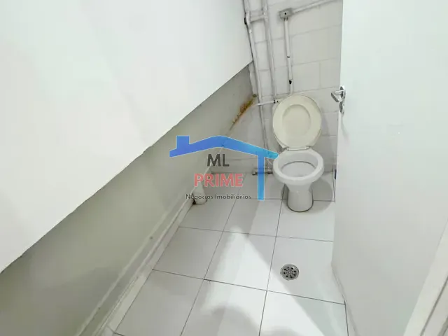 Galpão / Barracão com 310m², para alugar, no bairro Jardim Independência em São Paulo