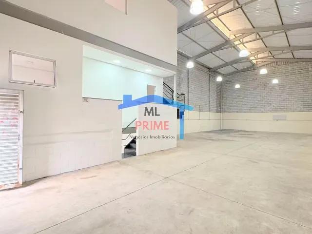 Galpão / Barracão com 310m², para alugar, no bairro Jardim Independência em São Paulo