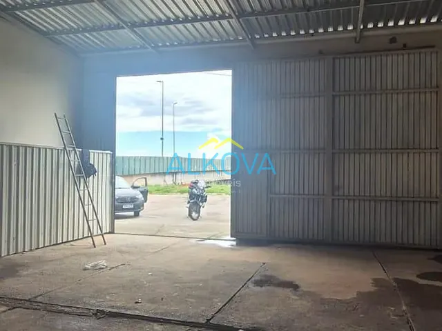 Galpão / Barracão com 300m², para alugar, no bairro Vila São Pedro em São José dos Campos